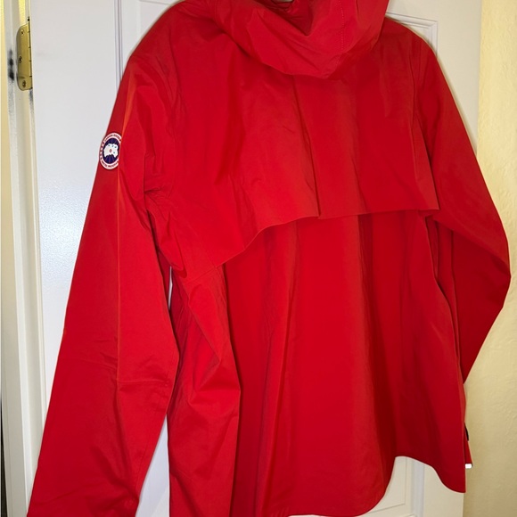 Canada Goose - NWT Pacific Rain Jacket - Red - Women’s XXL - Picture 4 of 4